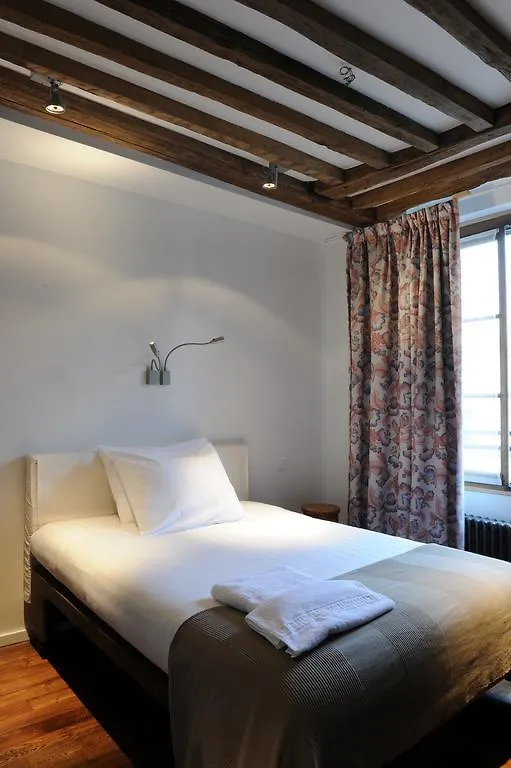 מלון Boutique De La Place Des Vosges 3*