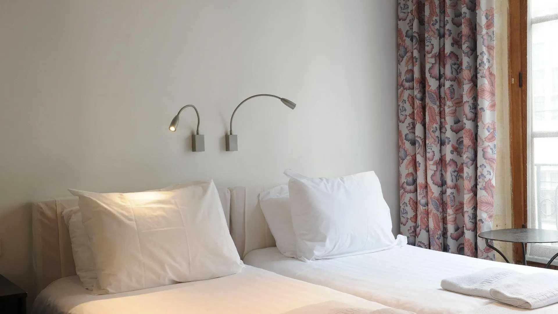 Boutique De La Place Des Vosges 3* פריז