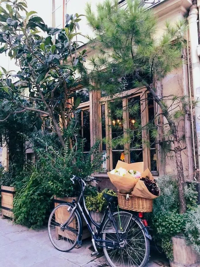 Boutique De La Place Des Vosges Otel Paris